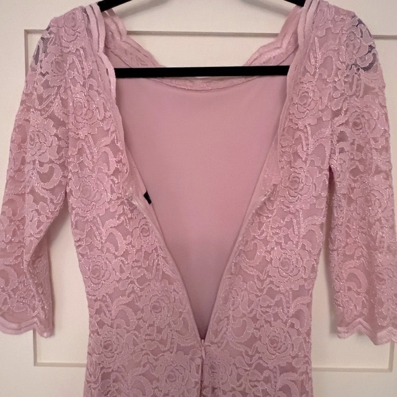 Beautiful pink lace dress. - Picture 5 of 8